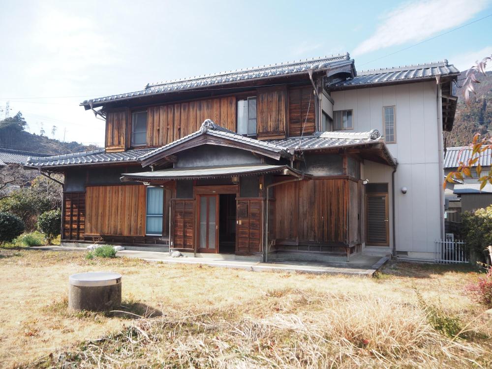 1970s wood house with outbuildings in Tokushima