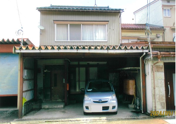 1960s wood house, 3-min walk to station, Toyama