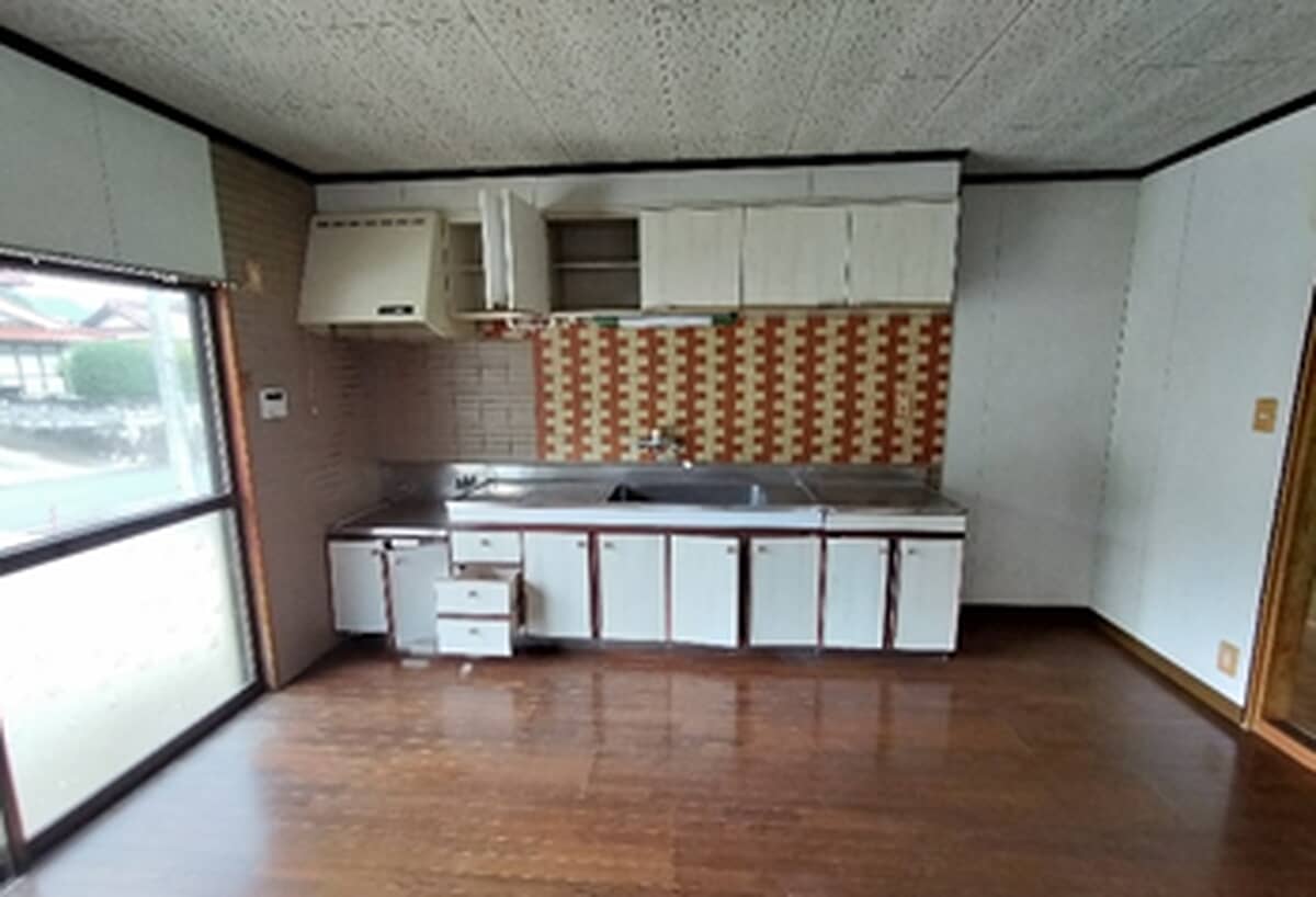 1990s wood house in Hiroshima