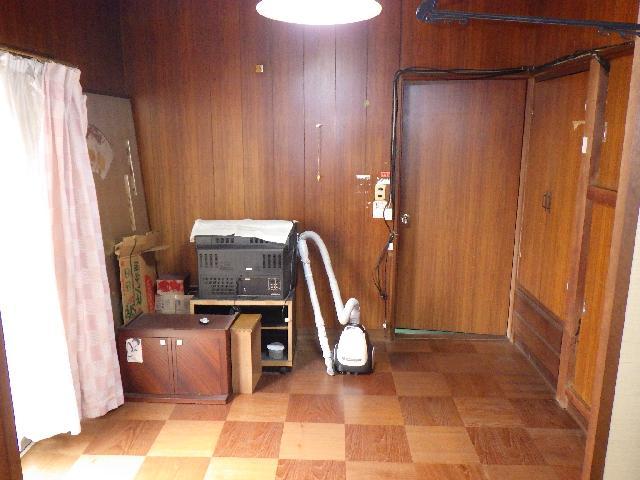 1970s wood house, 12-min walk to station, Nagasaki