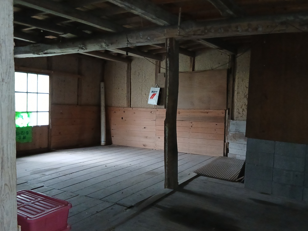 1990s wood house on a large plot in Iwate