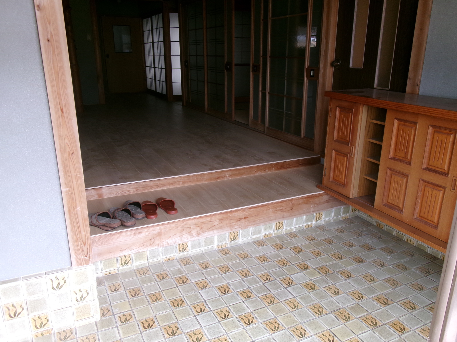 1970s house with storehouses in Hyogo