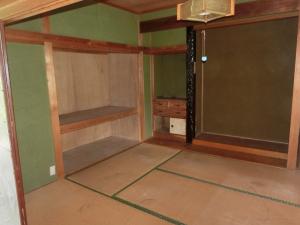 1980s wood house, 8-min walk to station, Kawanishi, Yusui