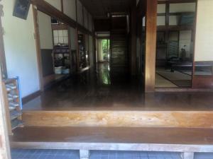 1950s wood house on a large plot in Niigata