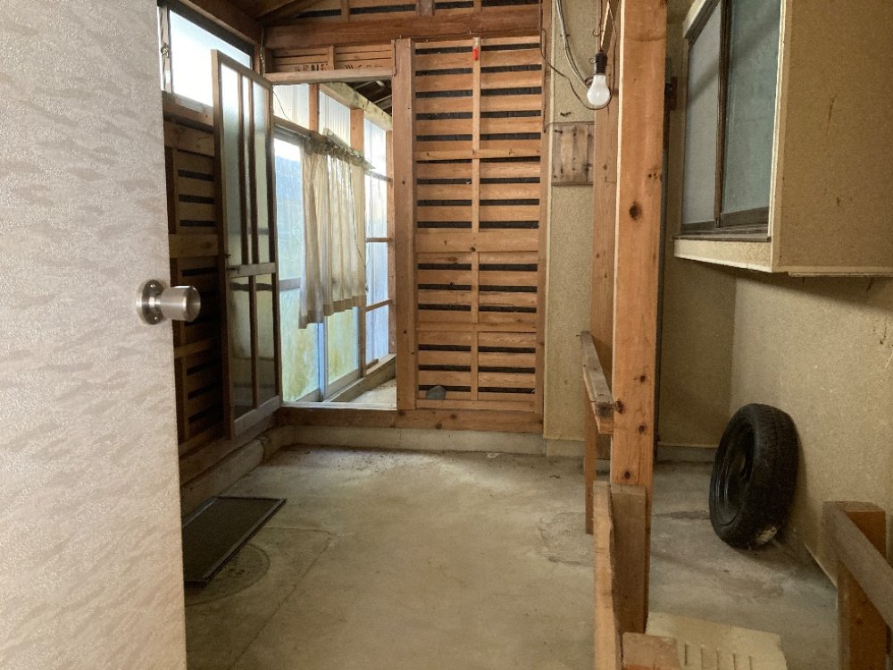 Distinctive Japanese room! Excellent sunlight.