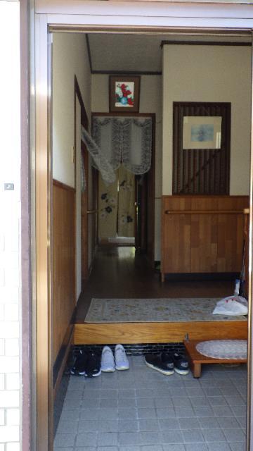 1970s wood house, 17-min walk to station, Nagasaki