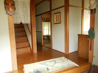 1990s wood house in Kochi