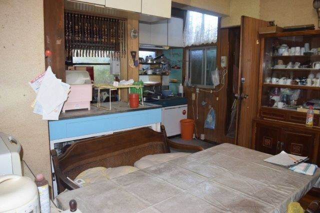 Wood house on a large plot in Kochi