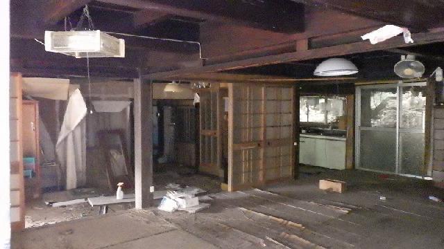 Wood house on a large plot in Nagasaki