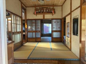1970s wood house on a large plot in Niigata