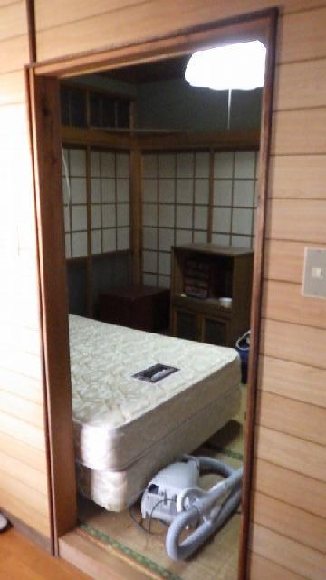 1970s wood house, 19-min walk to station, Nagasaki