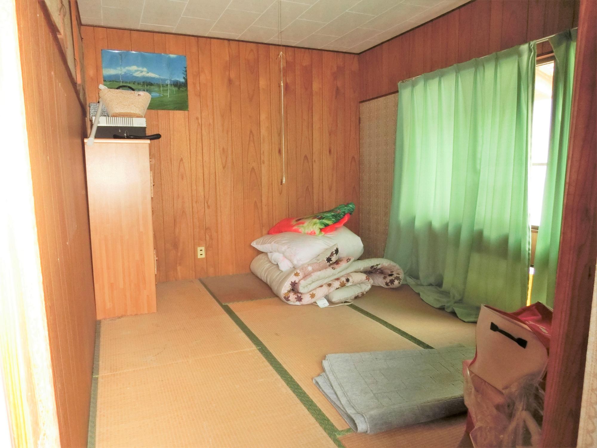Wood house with outbuildings in Fukuoka