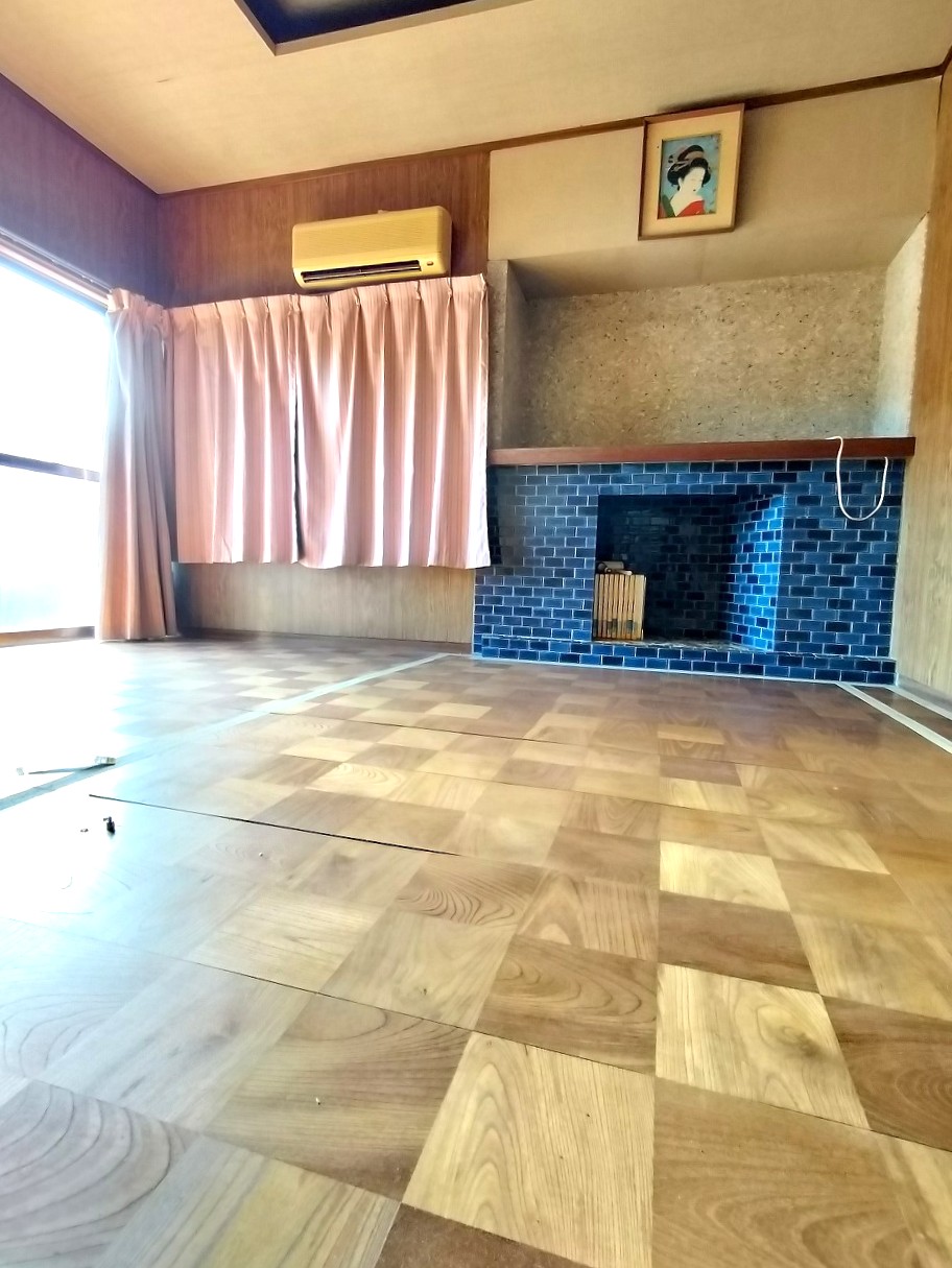 1970s wood house in Ehime