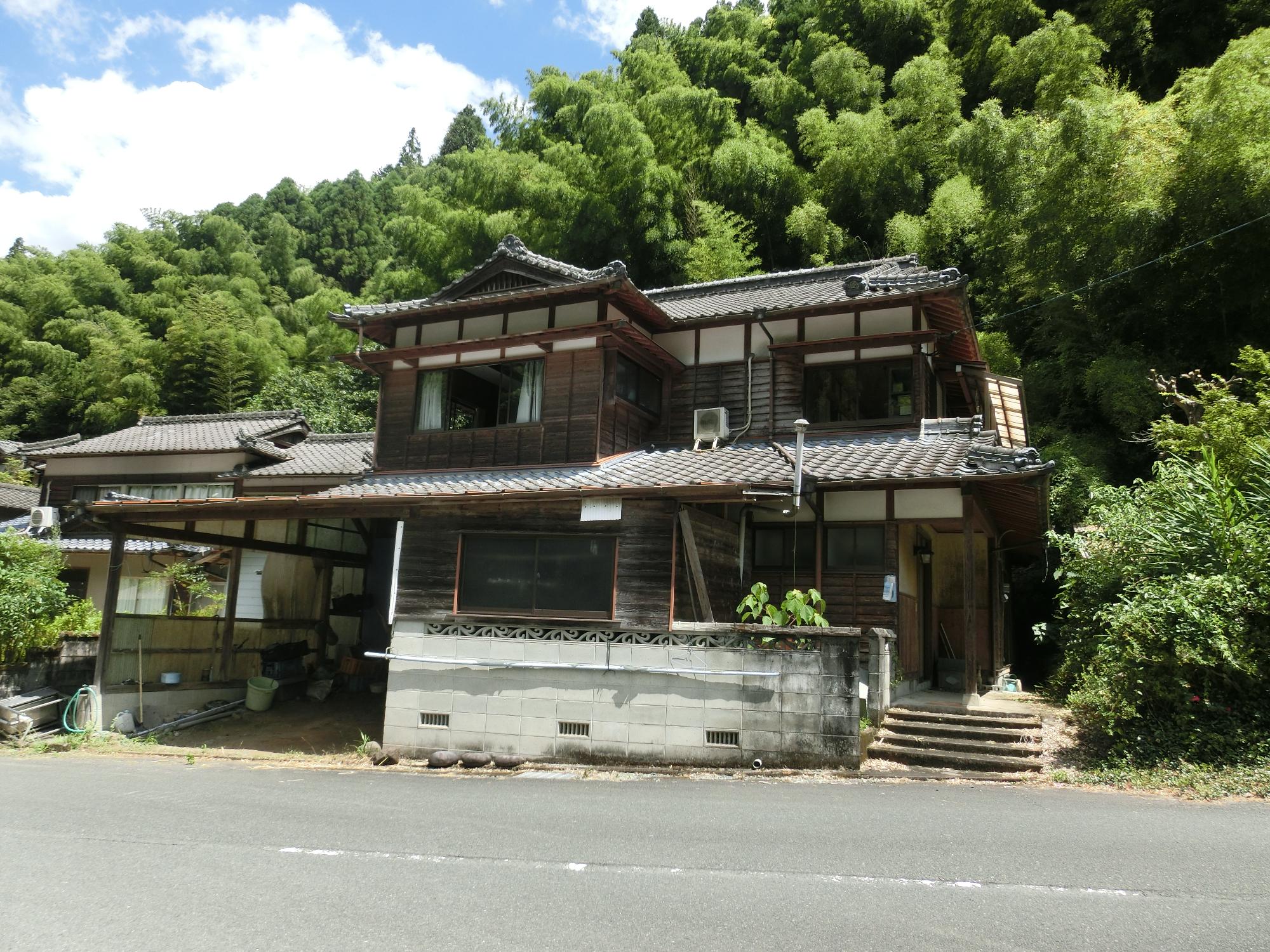 1980s wood house in Fukuoka