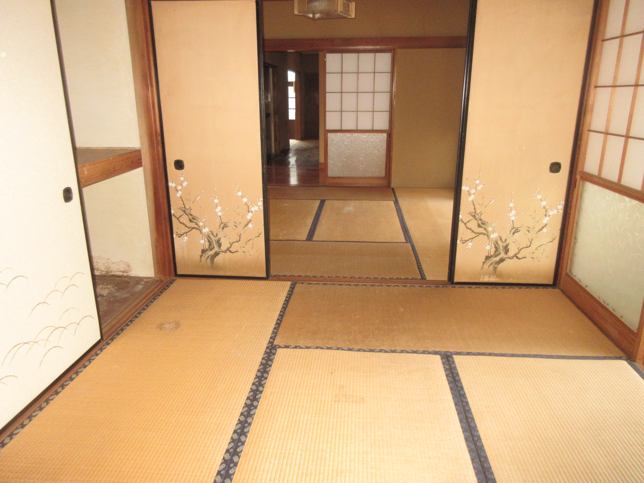 New Vacant House (Sale) No. 345 Hongou 13,800,000 yen Built 1969 Land 1548.23 m² Building 136.16 m²