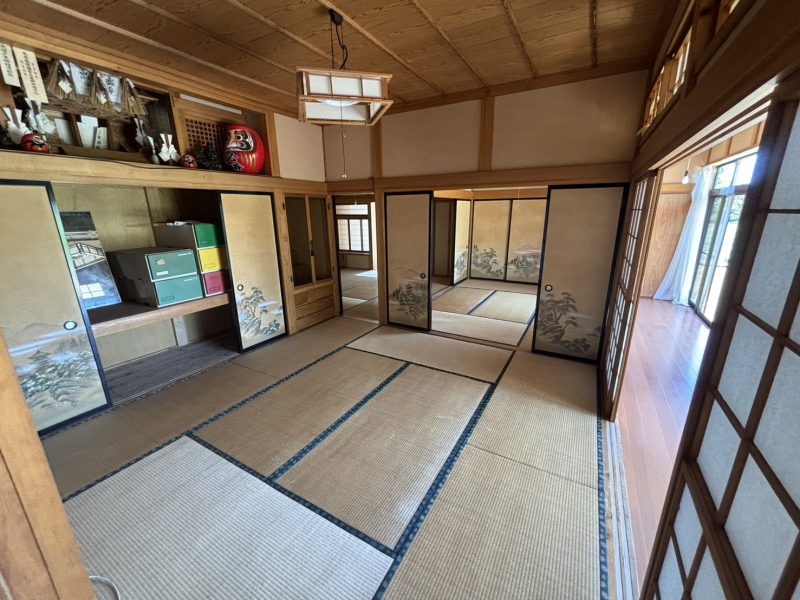 1980s wood house on a large plot in Iwate