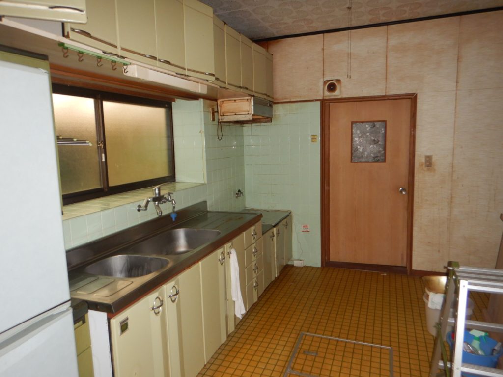 1980s wood house in Ehime