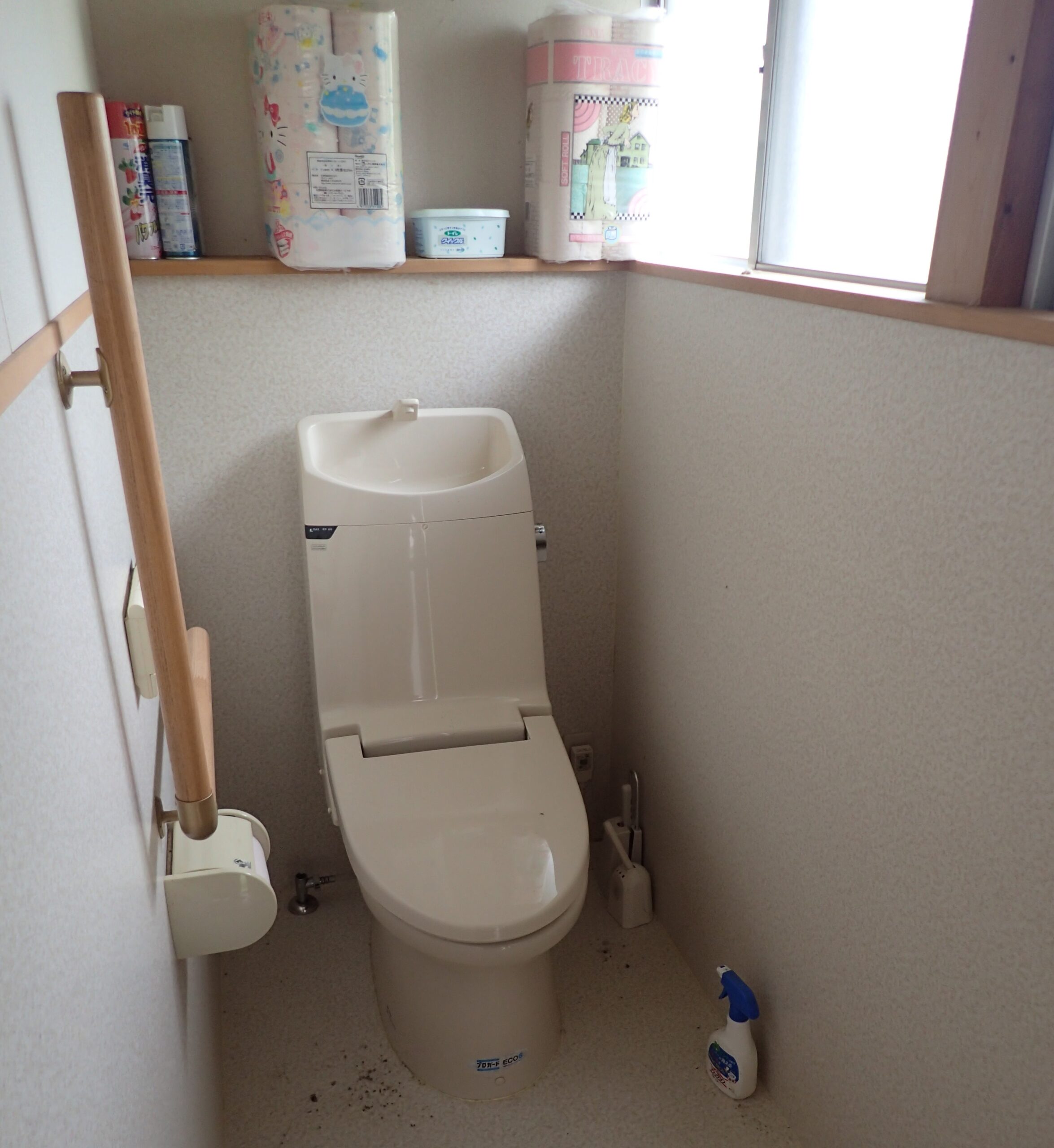 1970s wood house, 12-min walk to station, Okayama