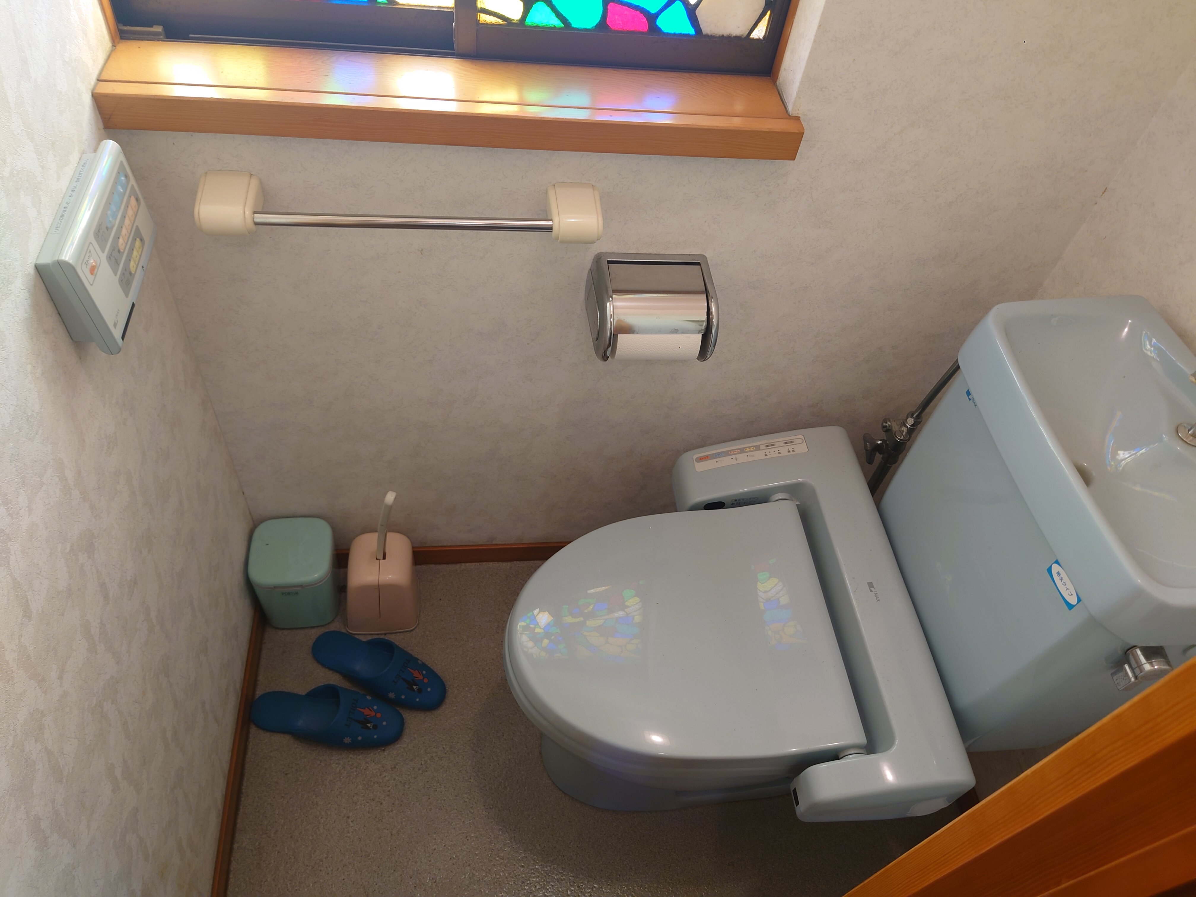 1990s wood house, 19-min walk to station, Okayama