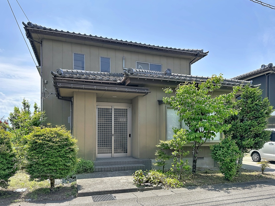 1990s wood house in Toyama