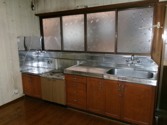 1980s wood house, 13-min walk to station, Niigata